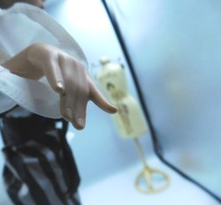 fair lady porcelain hand